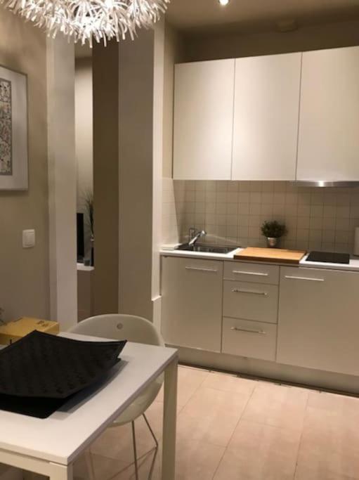 Cosy And Renewed T2 In Campolide - 1d Lejlighed